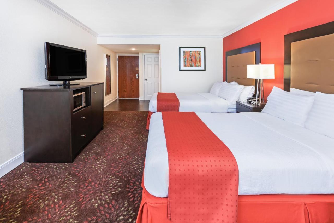 Holiday Inn Tyler - Conference Center By Ihg Экстерьер фото